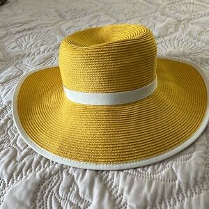 Yellow and White Wide-Brimmed Sun Hat